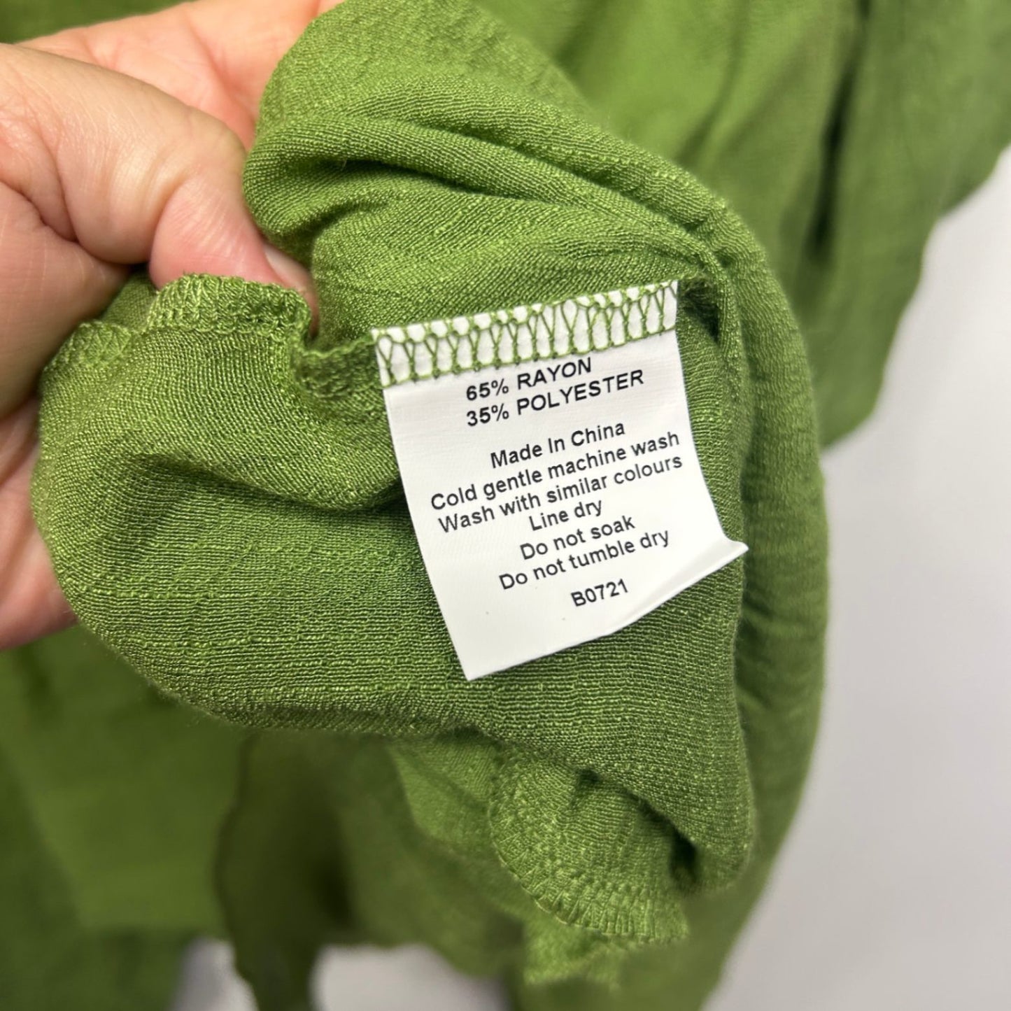 Curvaceous Green Rayon Short Sleeve V-Neck Tunic Top Size 24 26 3XL