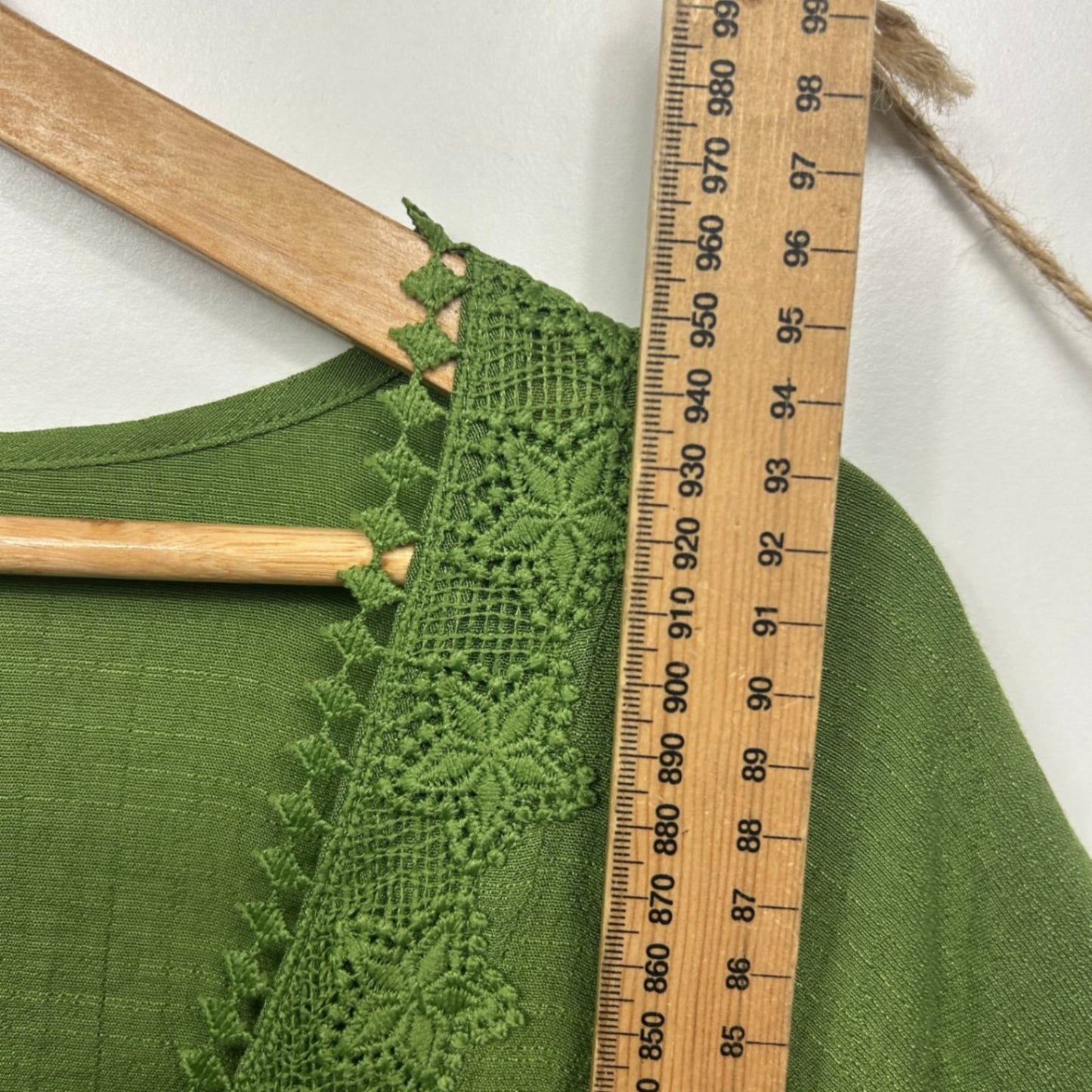 Curvaceous Green Rayon Short Sleeve V-Neck Tunic Top Size 24 26 3XL