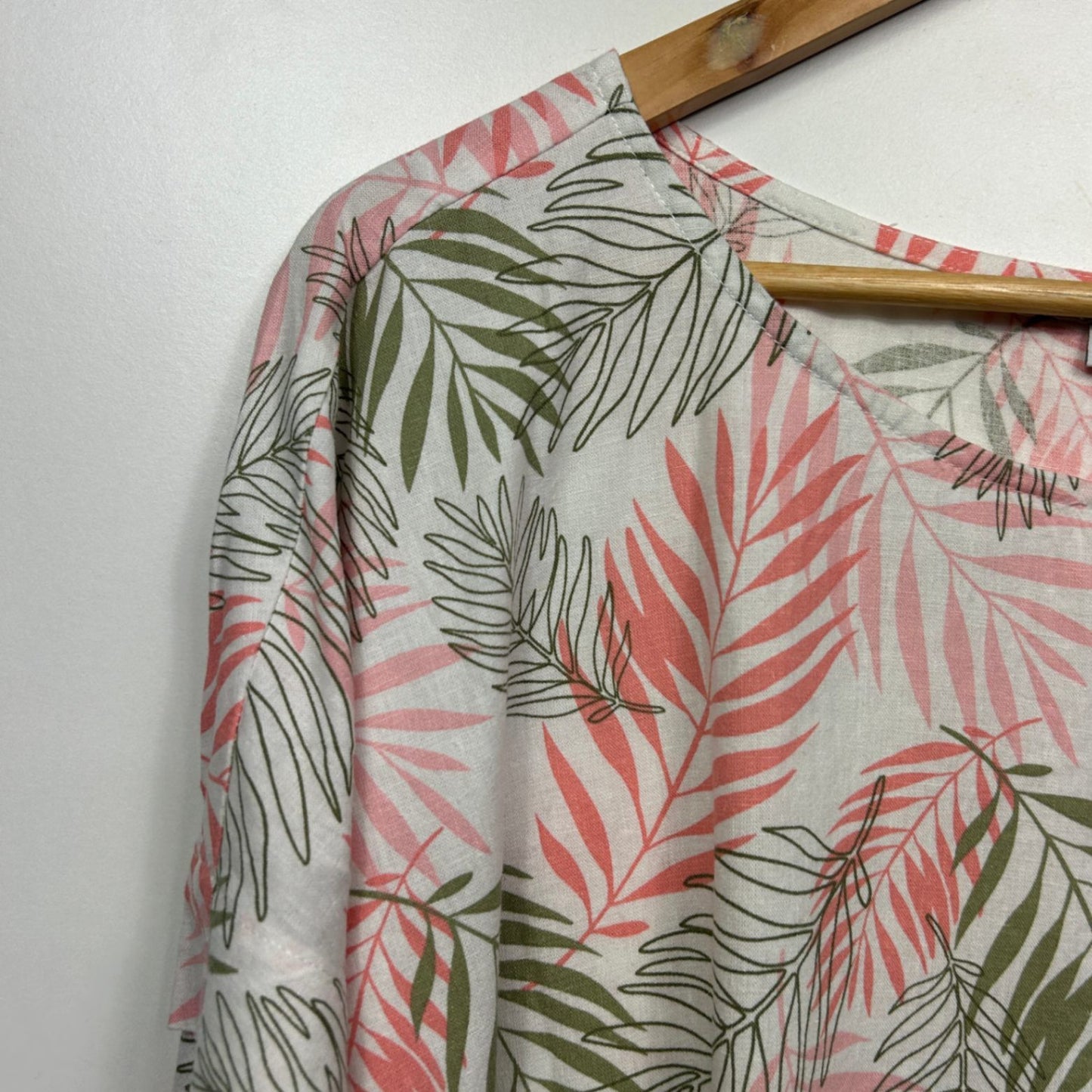 Suzanne Grae Linen Womens Top Size 18 Short Sleeve Multicoloured Floral