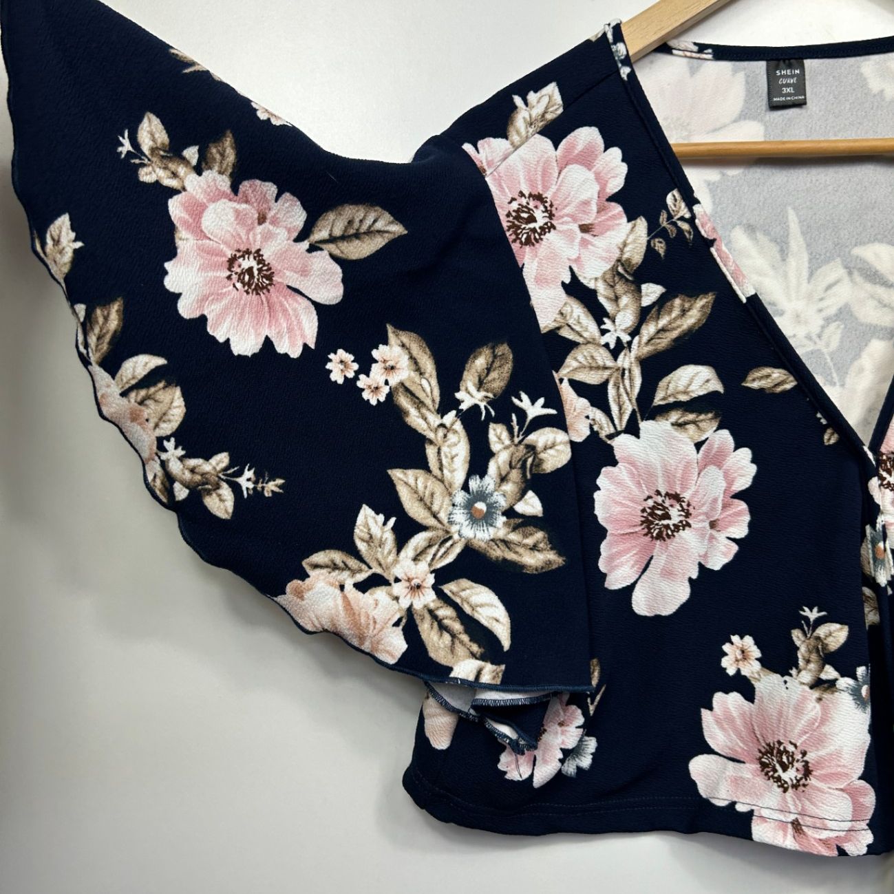 Shein Curve Crop Top Blouse Size 16 18 Floral Short Sleeve Navy