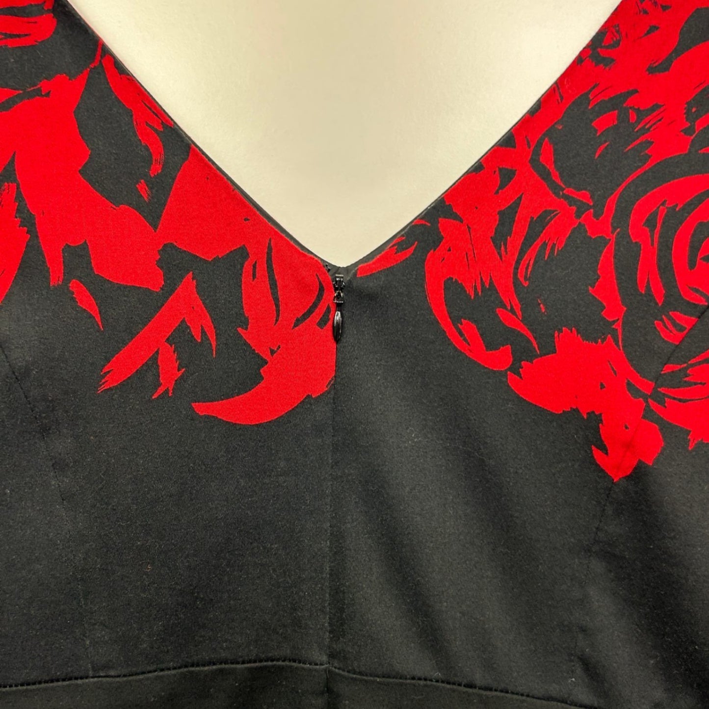 Autograph Sleeveless Fit and Flare Dress Size 20 Plus Red Black Floral Knee Length