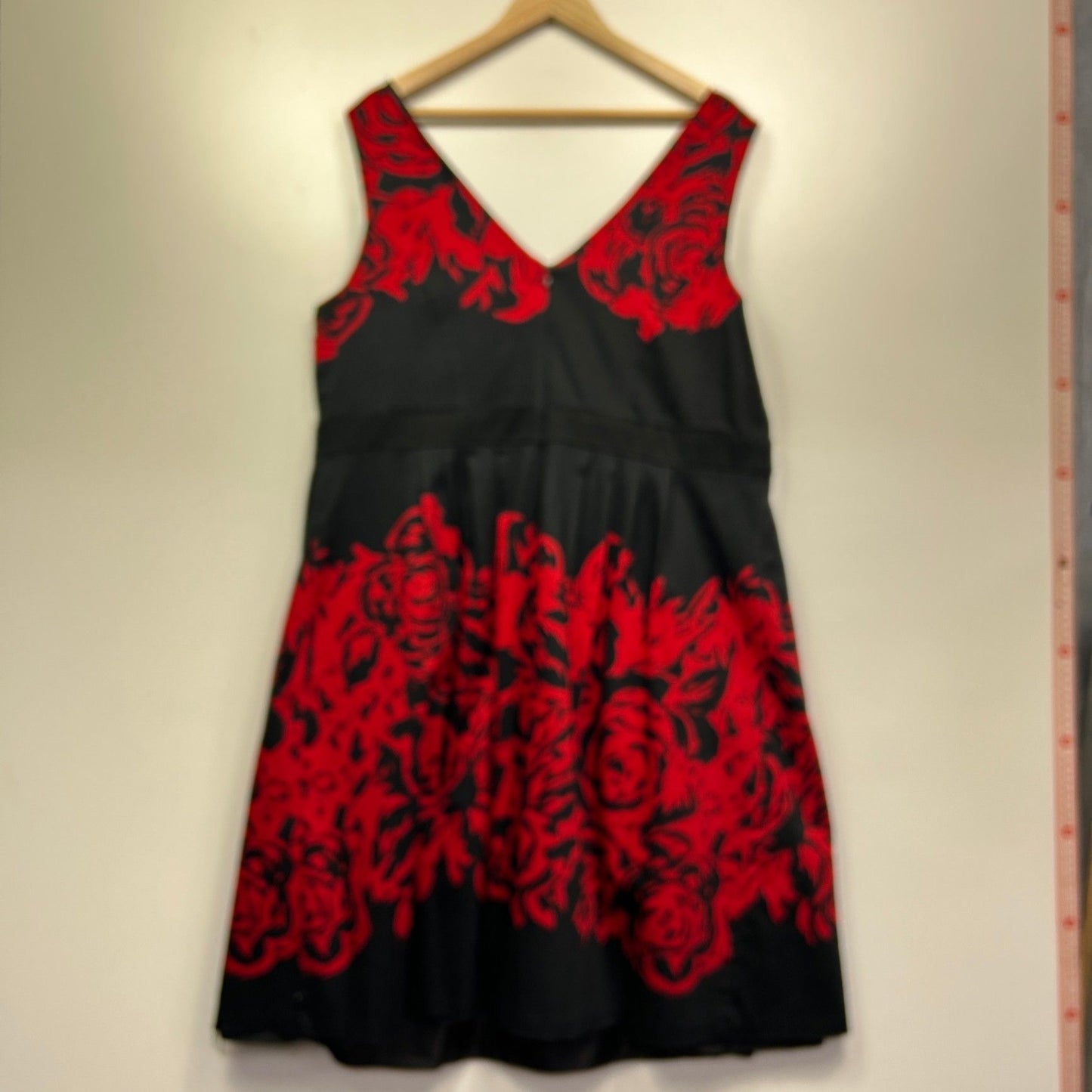 Autograph Sleeveless Fit and Flare Dress Size 20 Plus Red Black Floral Knee Length