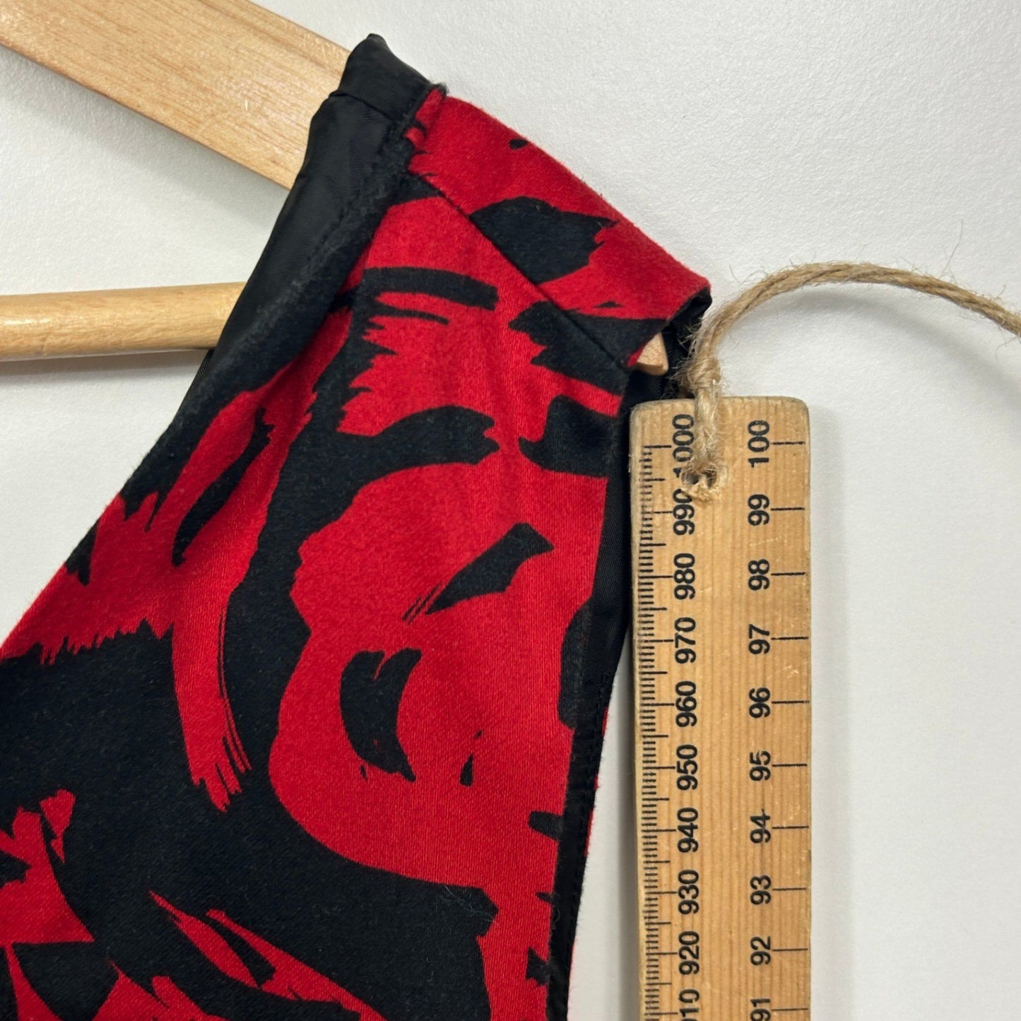 Autograph Sleeveless Fit and Flare Dress Size 20 Plus Red Black Floral Knee Length