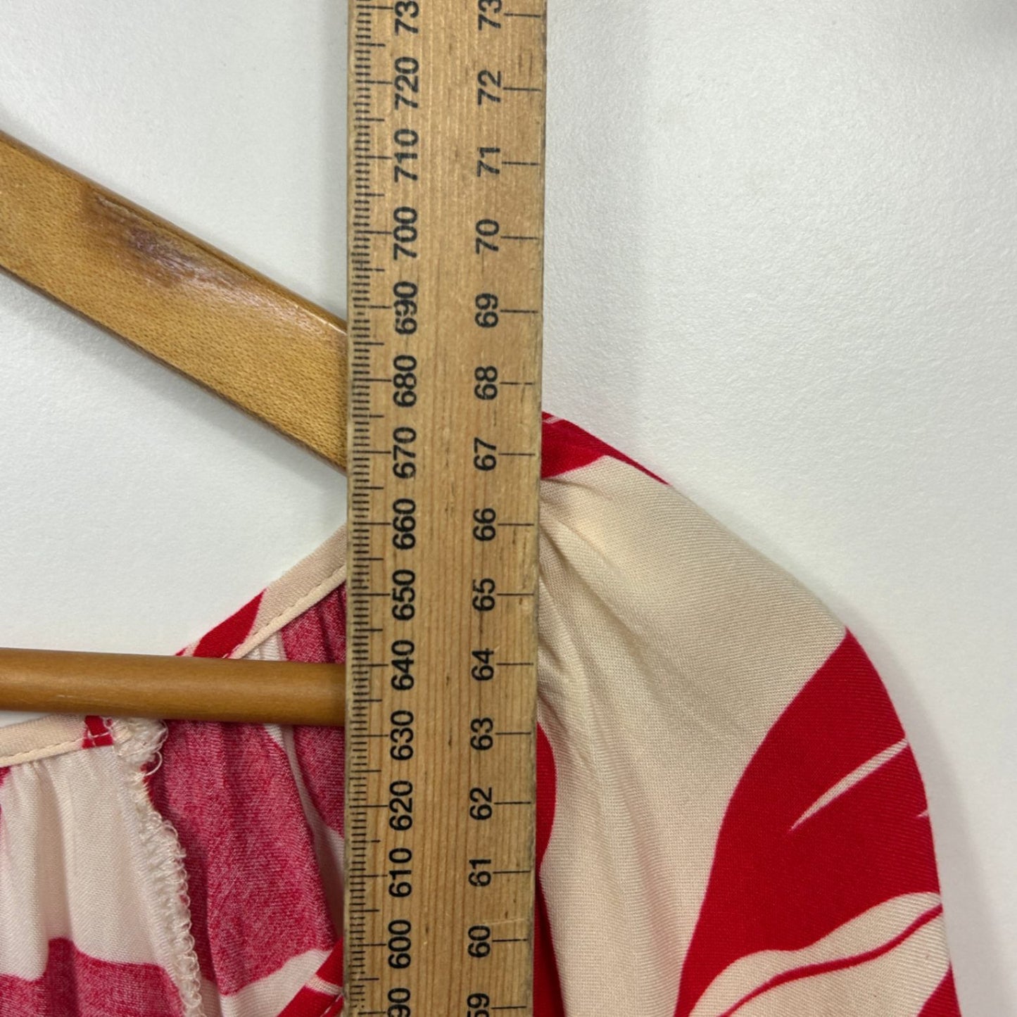 Suzanne Grae Tunic Top Size 18 Red Beige Short Pillow Sleeve Viscose