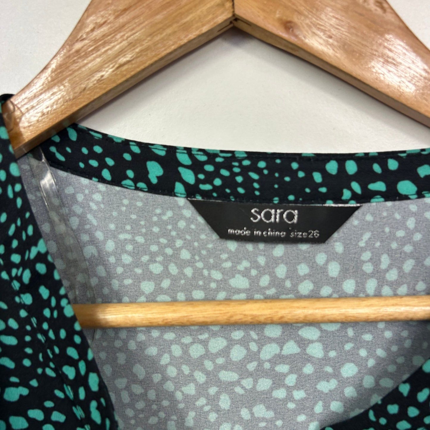 Sara Tunic Top Size 26 Plus Green Roll Tab Sleeve Button Up