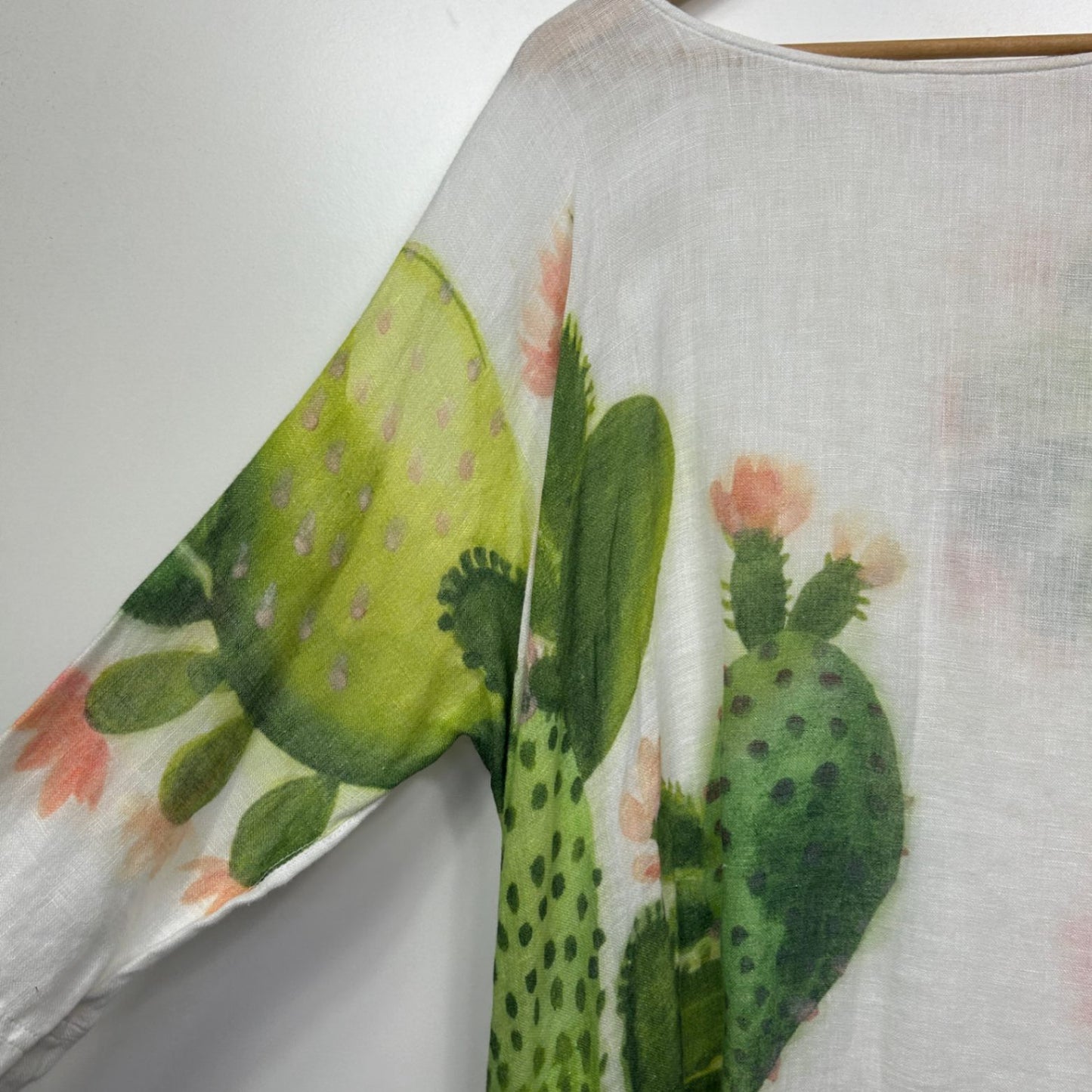 Banana Blue Linen Tunic Top Size 12 14 Oversized Cactus White Long Sleeve Made in Australia