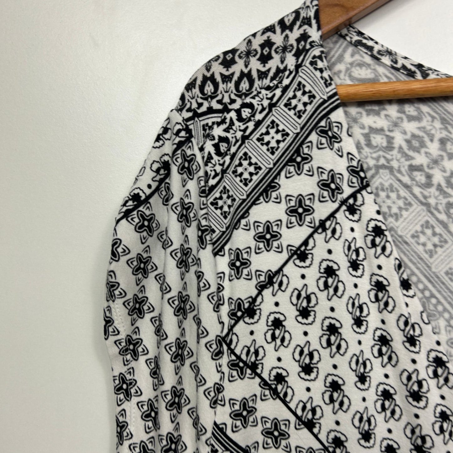 Capture Dress Size 20 Black White Midi Length Faux Wrap