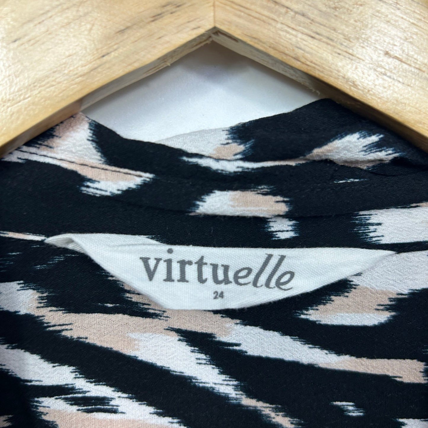 Virtuelle Dress Size 24 Black Roll Tab Sleeve Midi Length Button Up