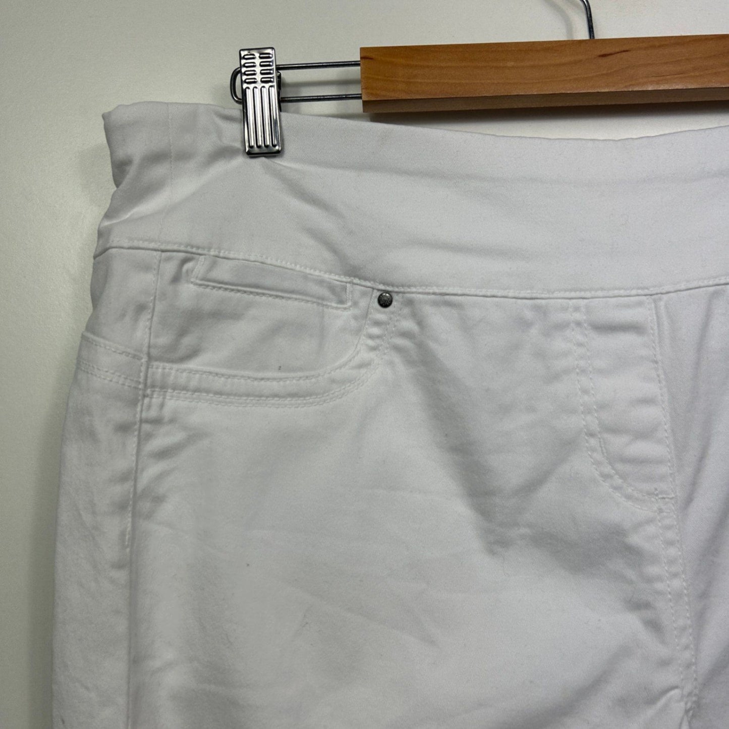 Rivers Shorts Size 14 White Pull On Casual