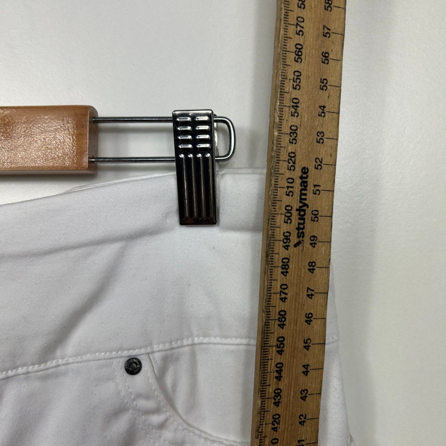 Rivers Shorts Size 14 White Pull On Casual