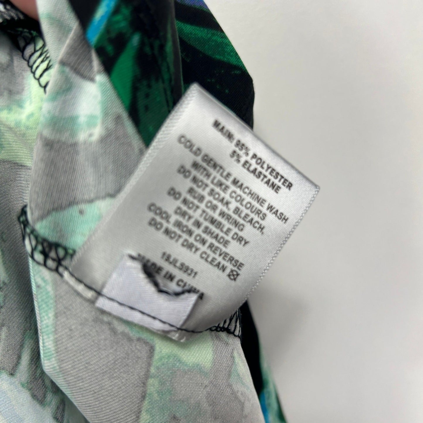 Jane Lamerton Top Size 18 Green Floral Long Sleeve Collared V Neck