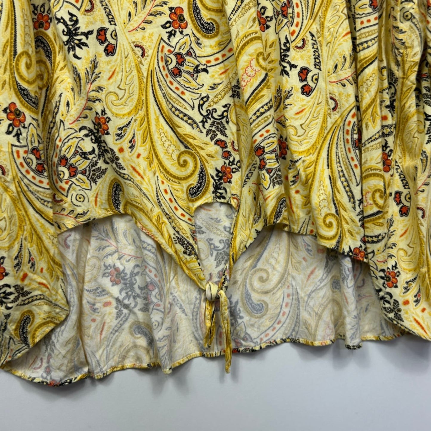 Retrology Blouse Top Size 24 26 Yellow Floral Boho Paisley Print Front Tie Rayon