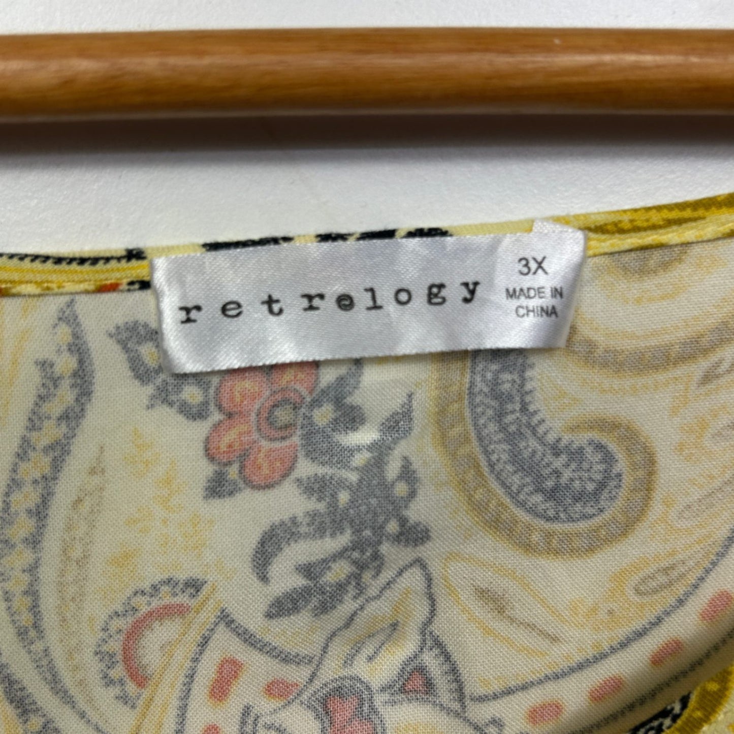 Retrology Blouse Top Size 24 26 Yellow Floral Boho Paisley Print Front Tie Rayon