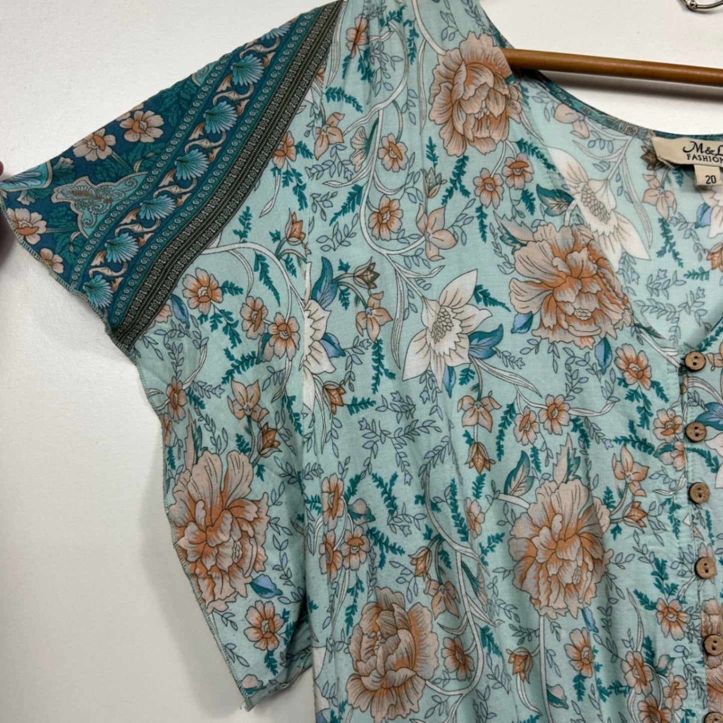 M&L Fashion Maxi Boho Dress Size 20 Floral Multicoloured Hi Low Hem Short Sleeve