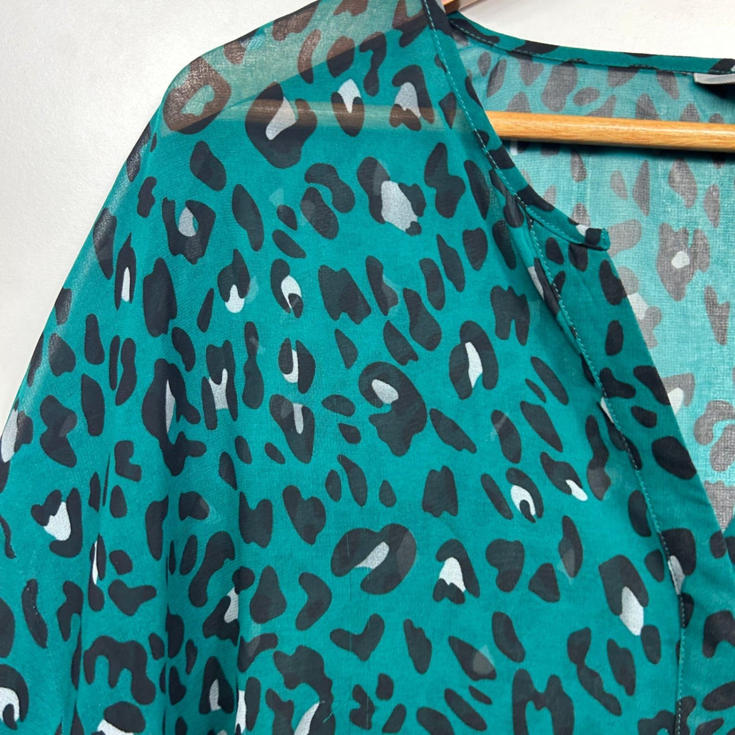 Suzanne Grae Green Black Long Sleeve V Neck Sheer Button Up Blouse Top Size 18