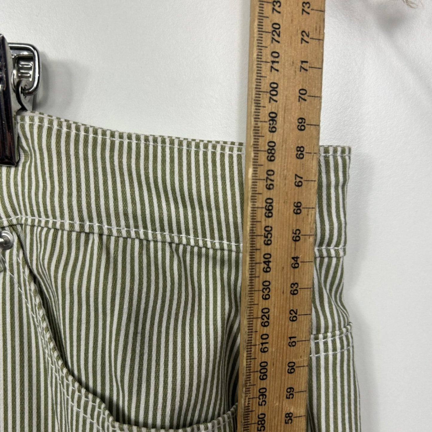 Beme Bermuda Shorts Size 26 Green White Pockets Cotton Striped Elastic Waist