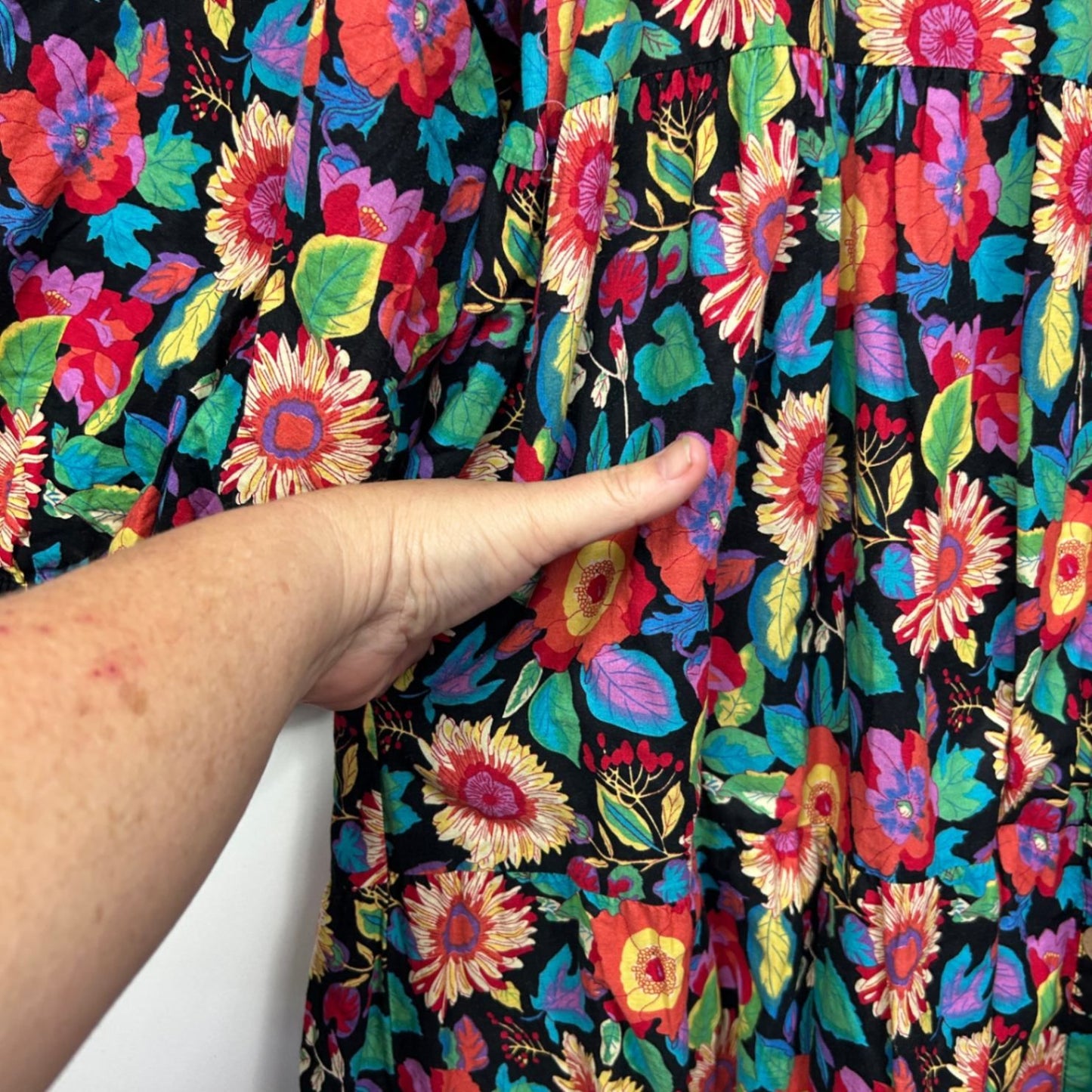 She Street Maxi Dress Size 14 16 Multicoloured Floral Pockets Long Sleeve Flowy