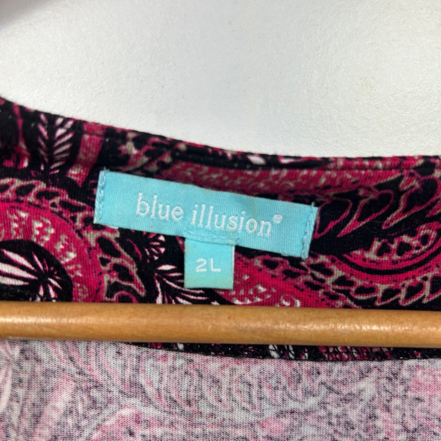 Blue Illusion Top Size 18 2XL Long Sleeve Paisley Print Viscose Black Pink