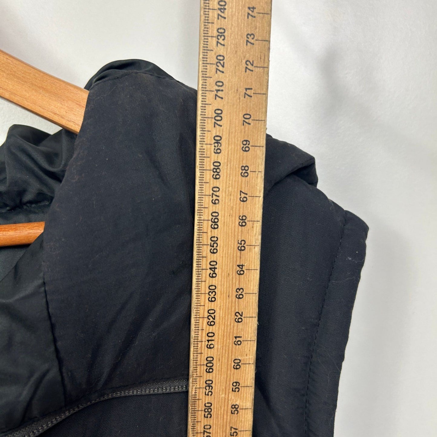 CAPE Grey Black Puffer Vest Hooded Sleeveless Outdoor Pockets Size 20 Plus