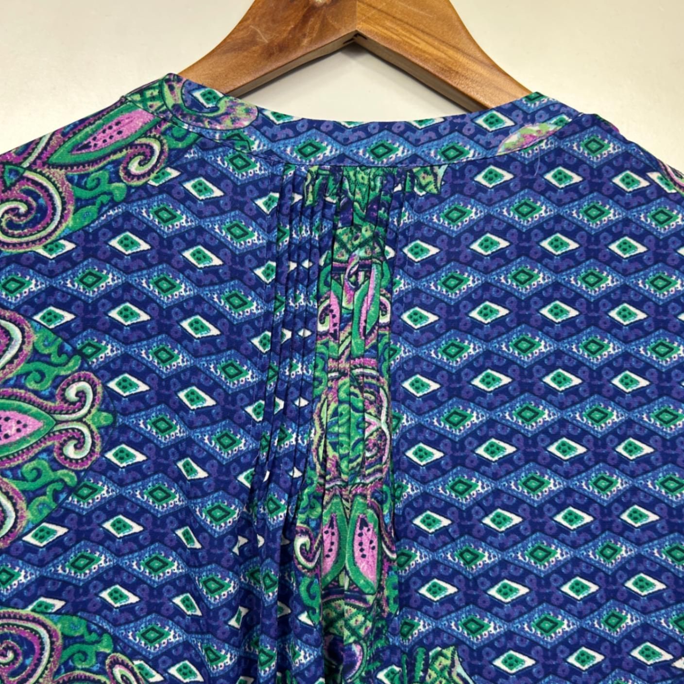 Maggie T Blouse Top Size 16 Blue Long Sleeve Paisley Print Pleated Polyester