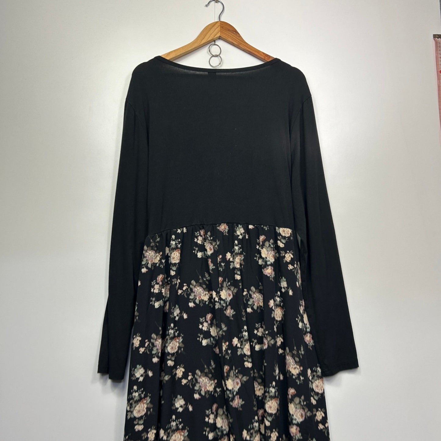 Shein Maxi Dress Size 4XL Black Long Sleeve Floral Long Length