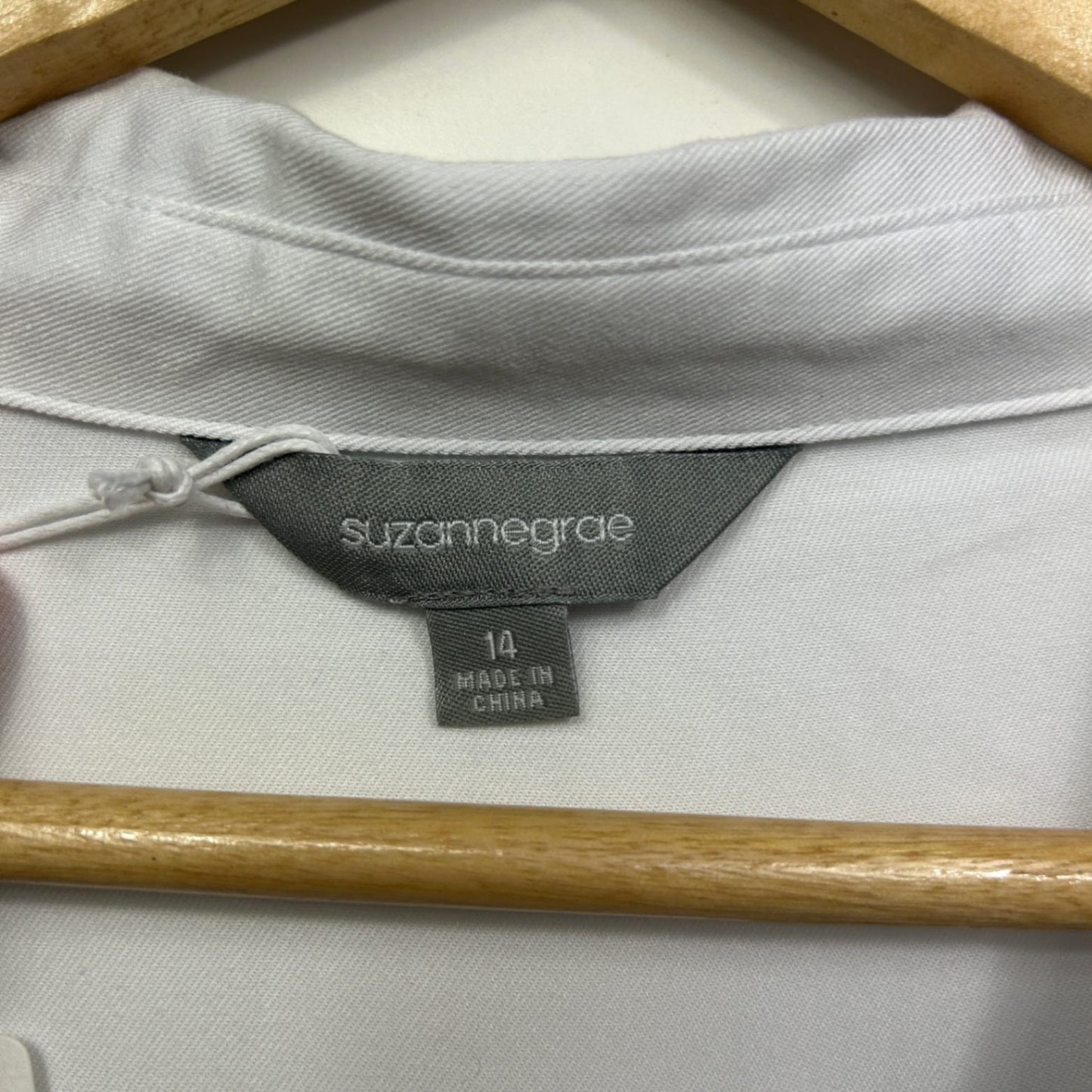 New Suzanne Grae Shirt Size 14 White Long Sleeve Button Up Collared