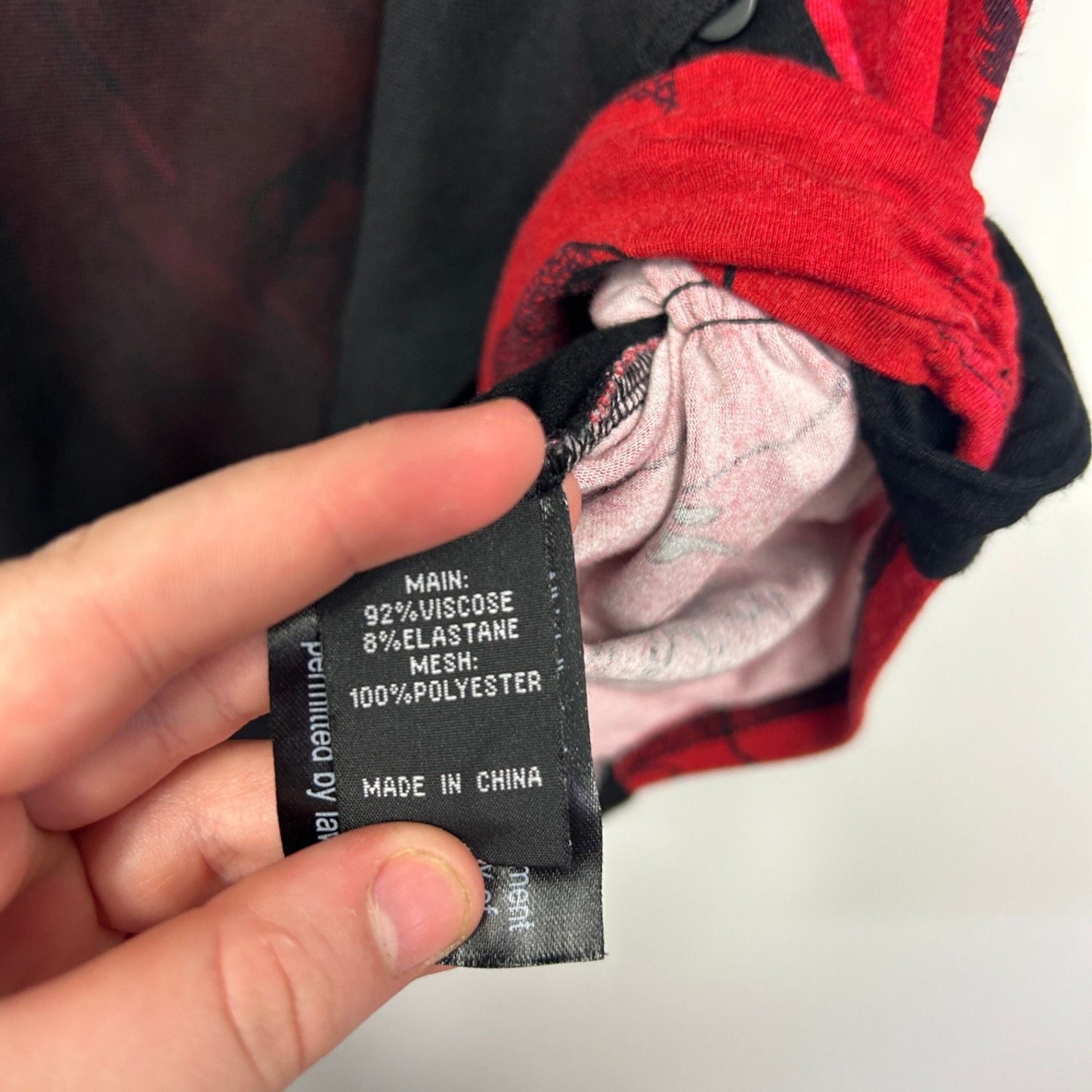 Taking Shape Top Size 16 Small Plus Long Sleeve Black Red