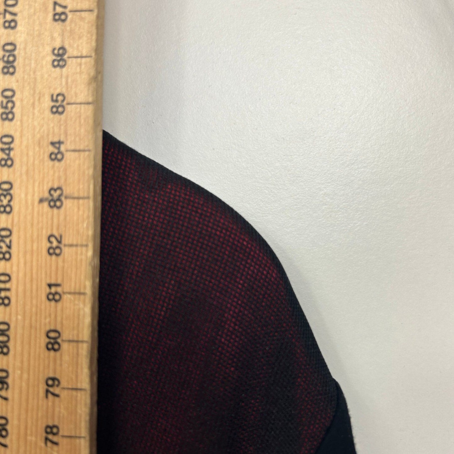 Taking Shape Top Size 16 Small Plus Long Sleeve Black Red