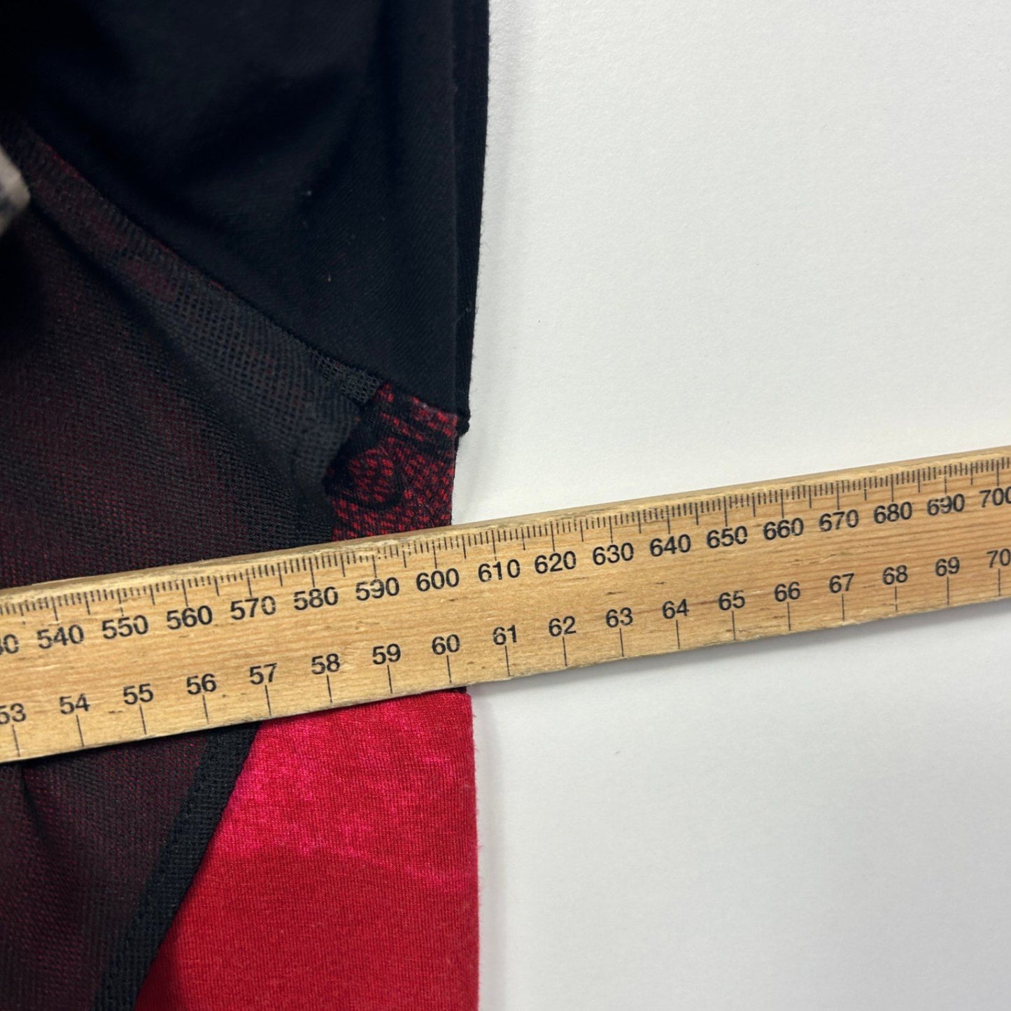 Taking Shape Top Size 16 Small Plus Long Sleeve Black Red