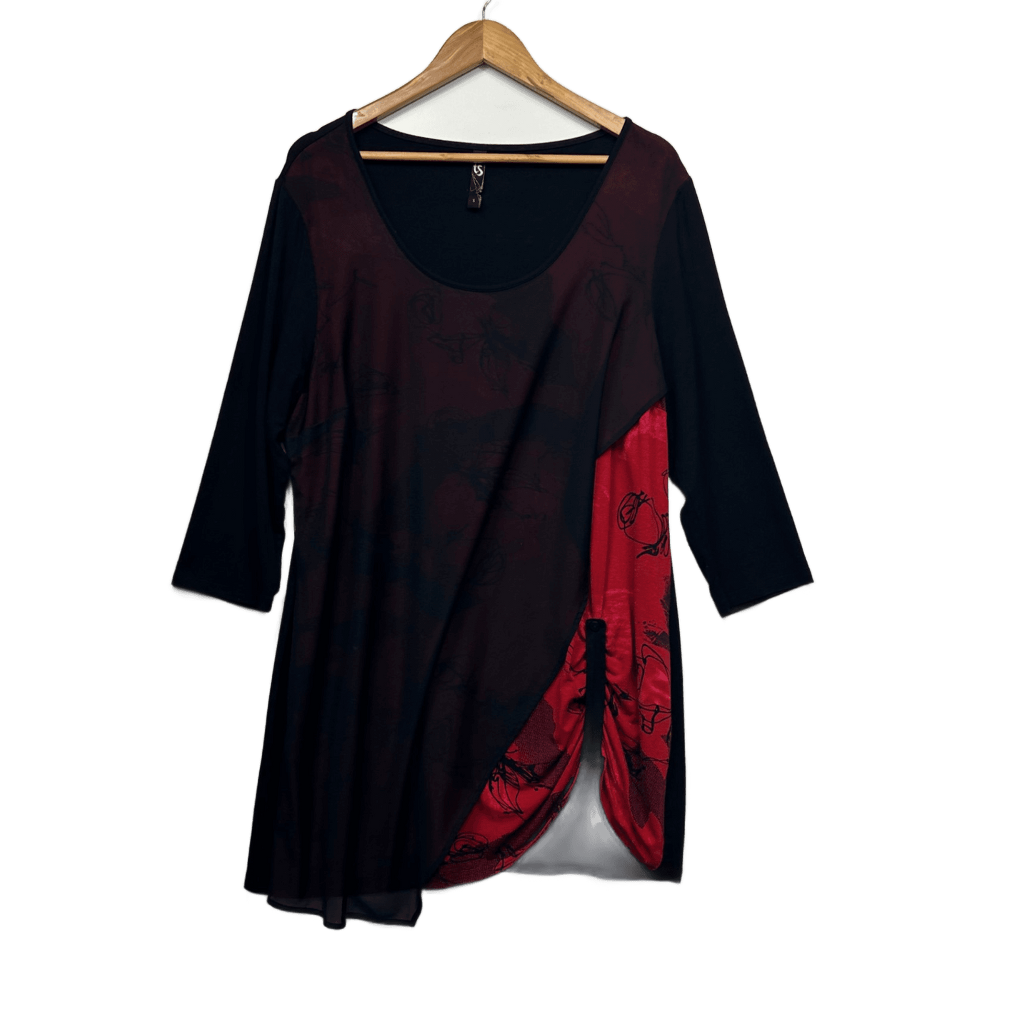 Taking Shape Top Size 16 Small Plus Long Sleeve Black Red