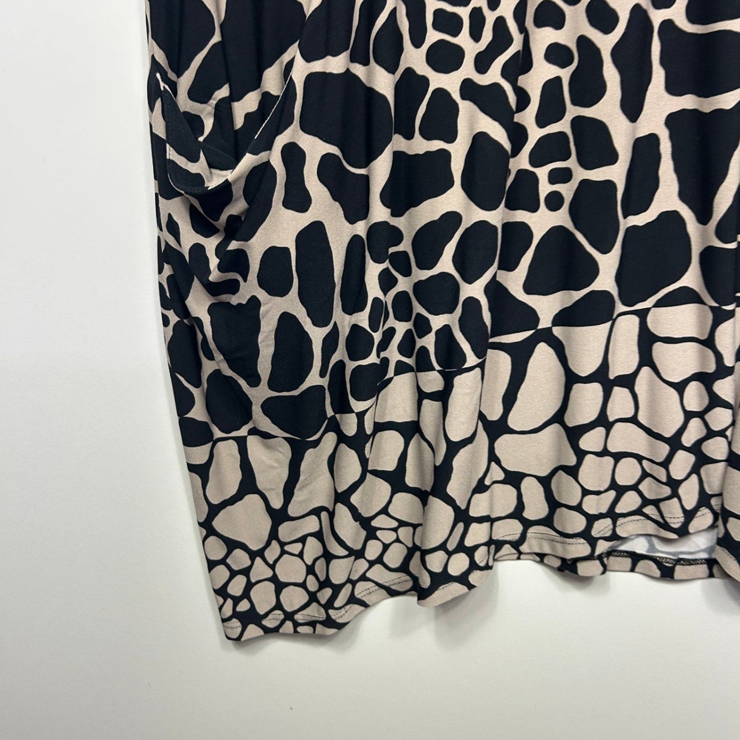 Taking Shape Tunic Dress Sleeveless Beige Black Size 22 XL Plus