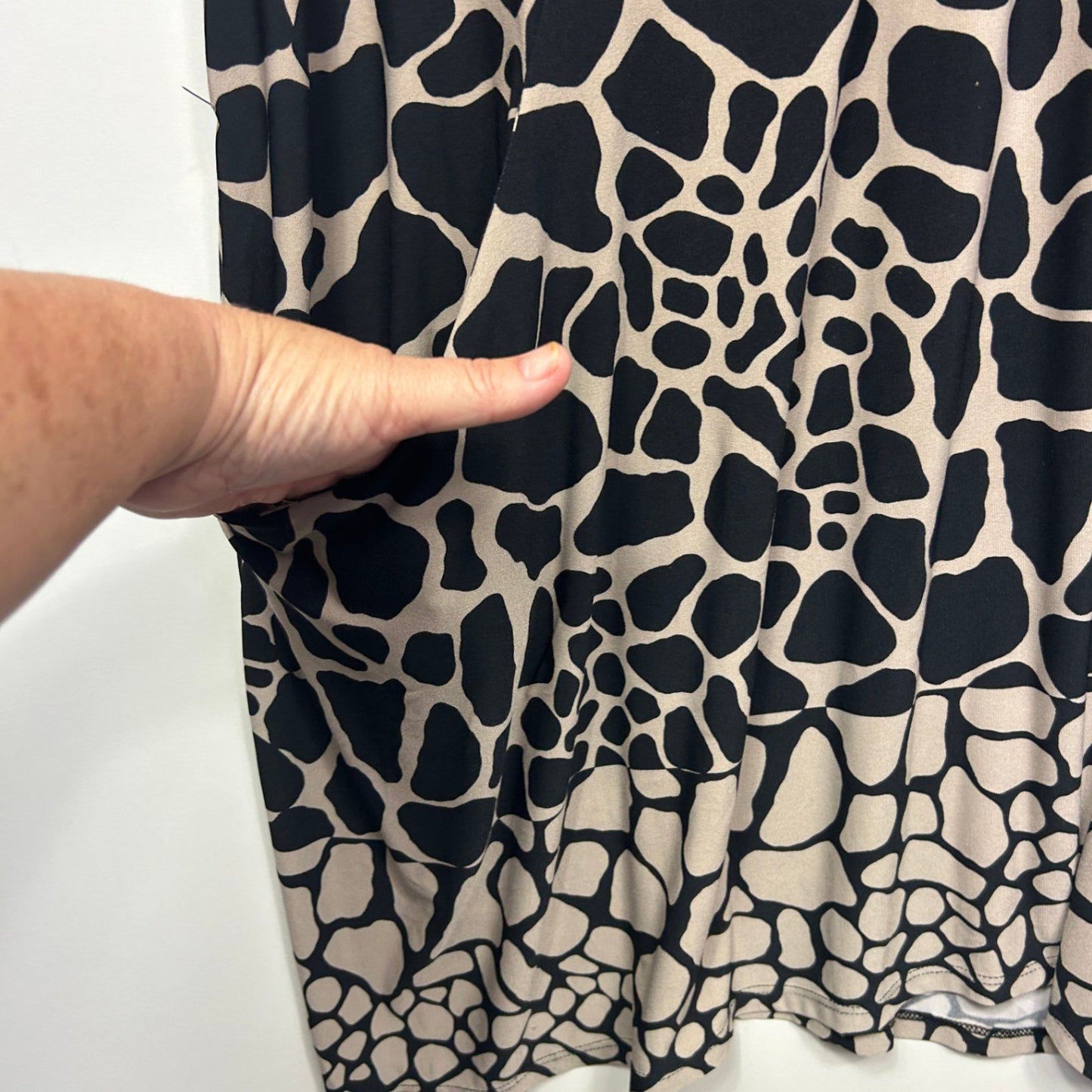Taking Shape Tunic Dress Sleeveless Beige Black Size 22 XL Plus