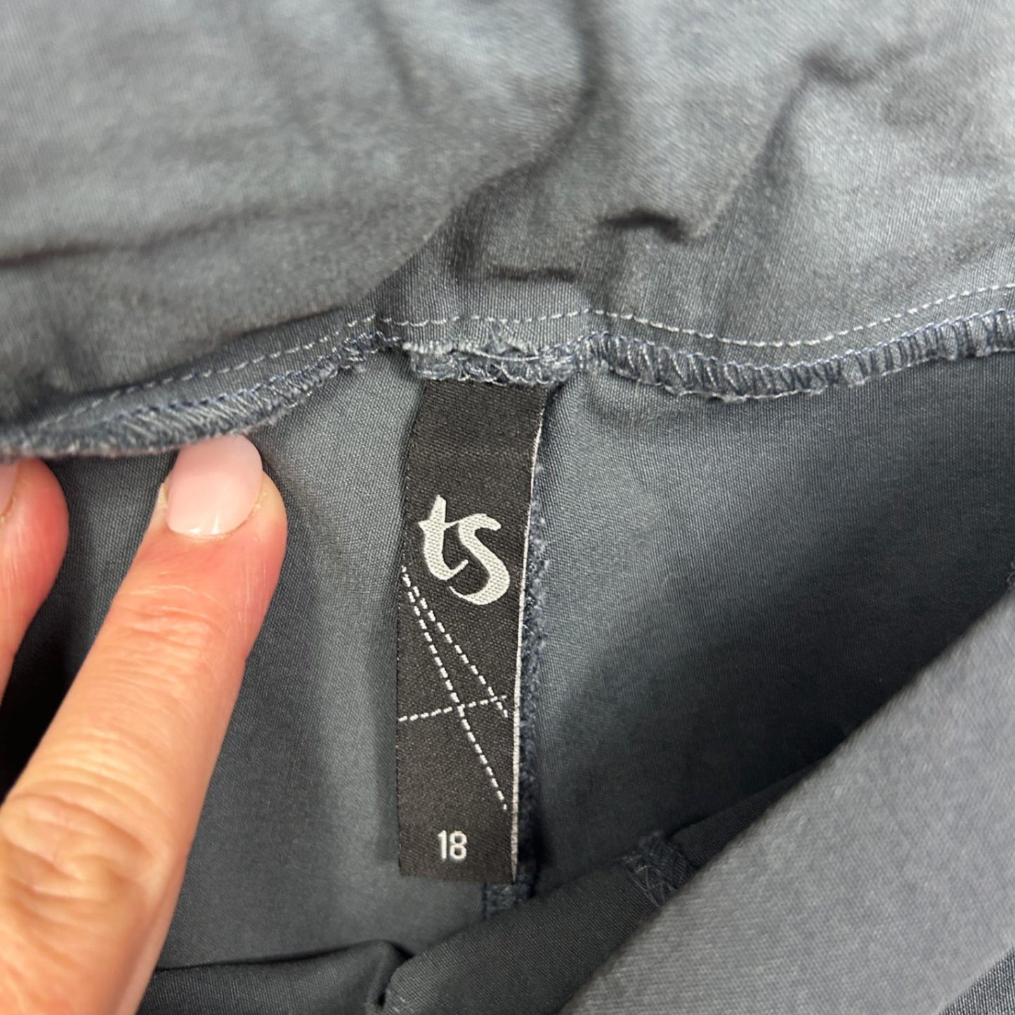 Taking Shape Cropped Pull On Pants Size 18 Black Stretch Elasticated Waist