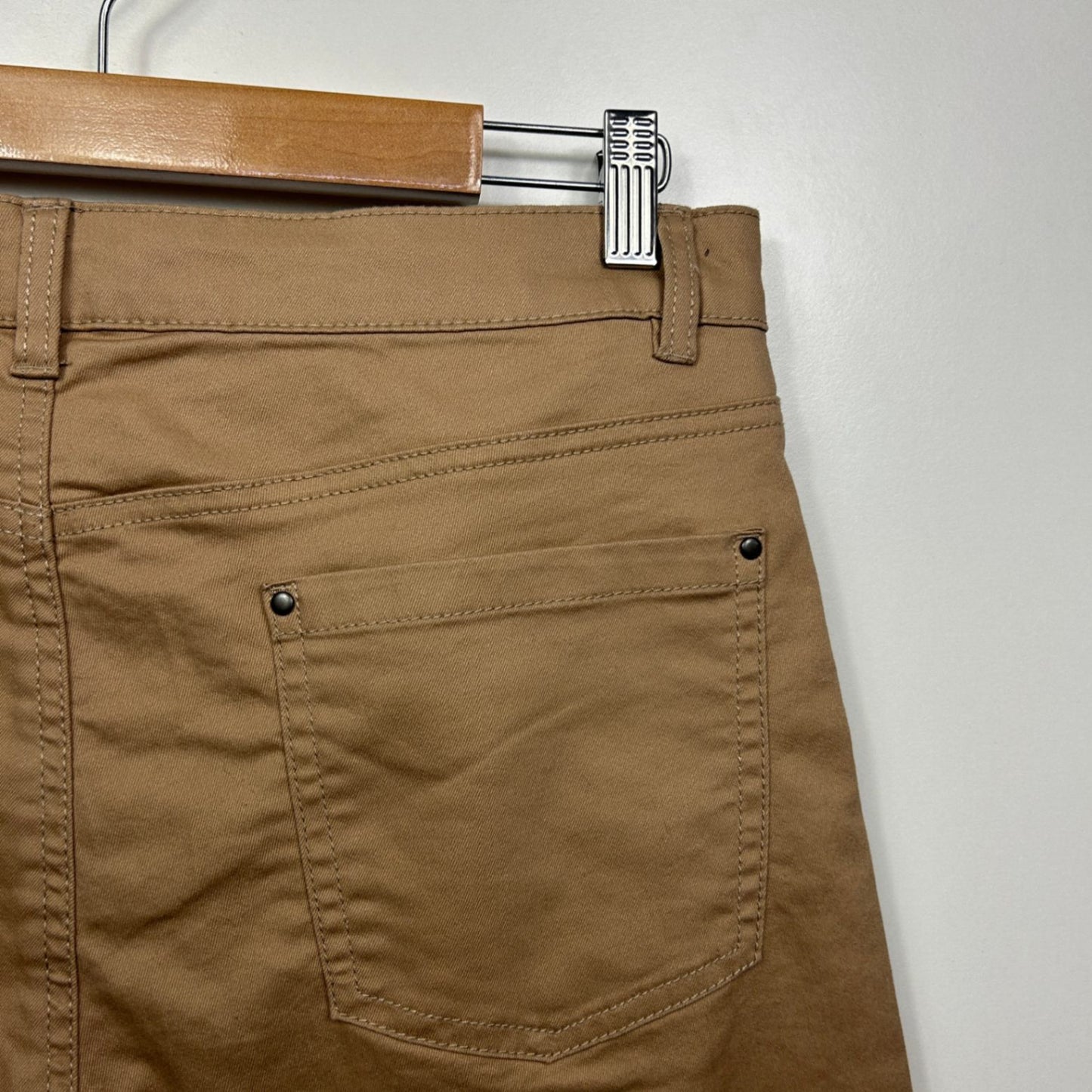 New Suzanne Grae Super Stretch Chino Jeans Pants Size 14 Tan Pockets