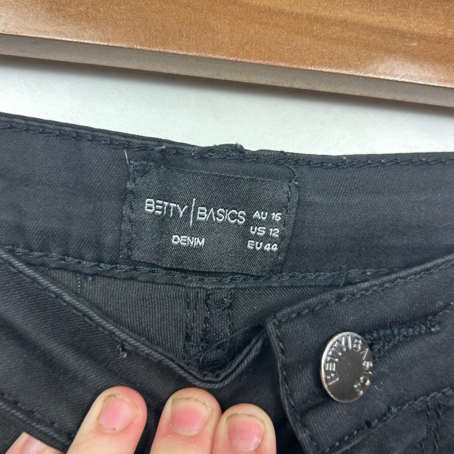 Betty Basics Black Cotton Blend Denim Jeans Size 16