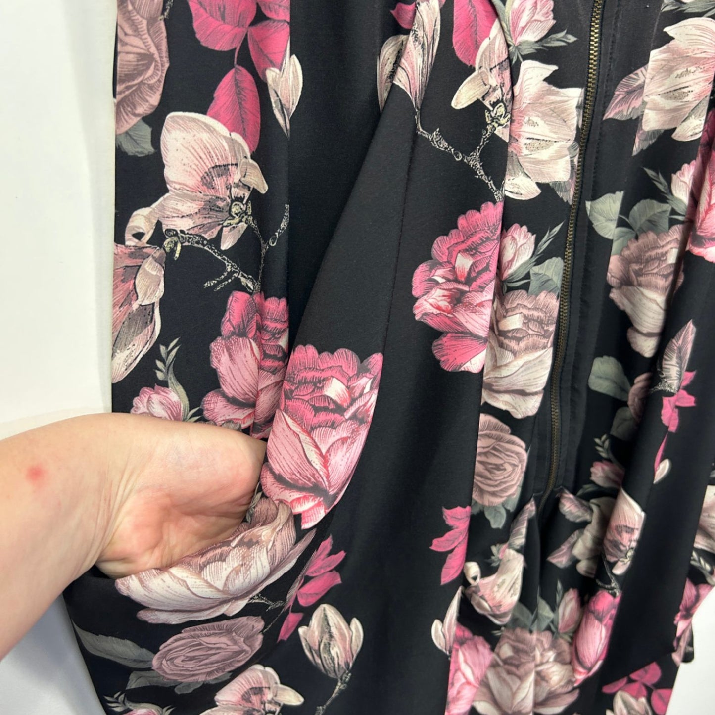 City Chic Full Zip Up Black Short Sleeve Knee Length Floral Dress Size 18