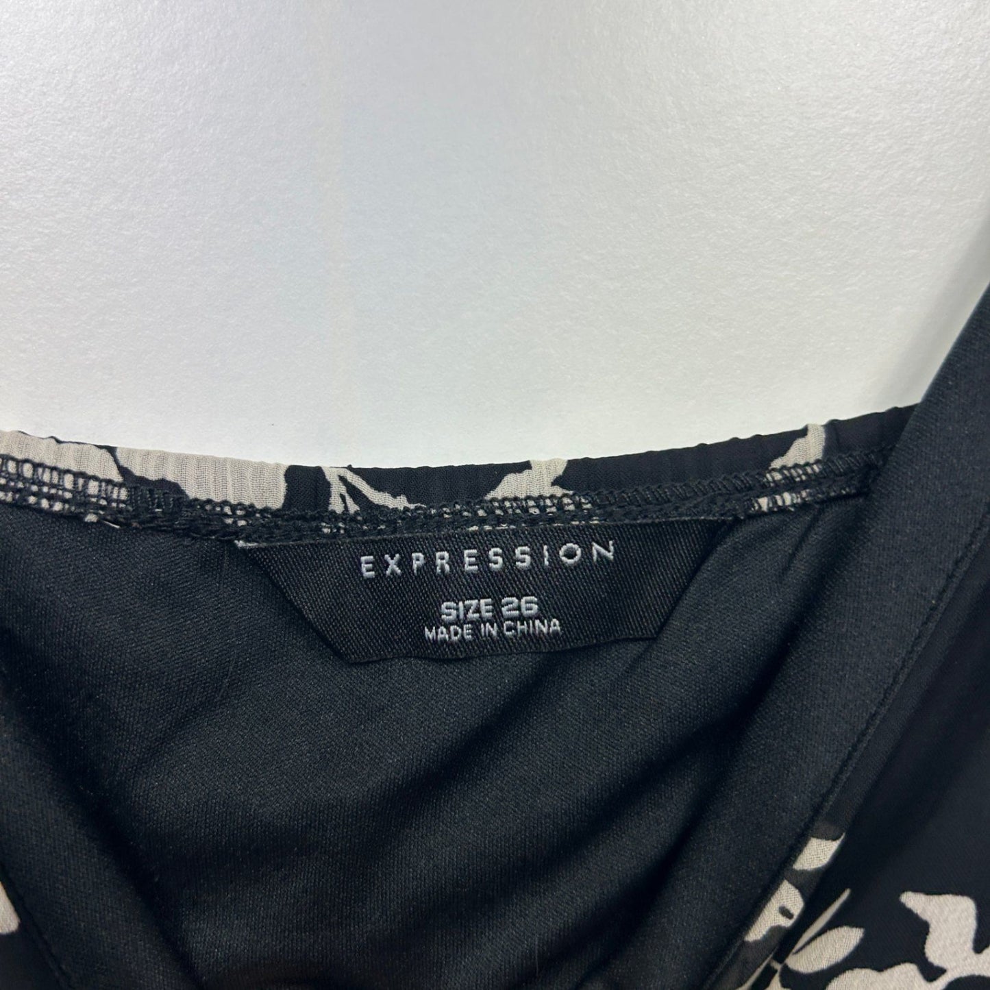 Expression Womens Black Polyester Sleeveless V-Neck Tunic Top Size 26