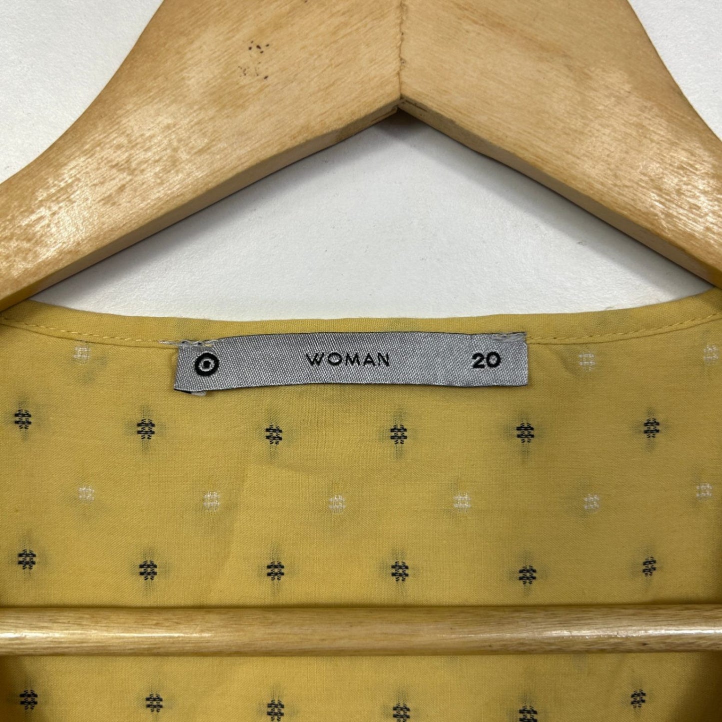 Target Yellow Short Sleeve V-Neck Top Blouse Size 20
