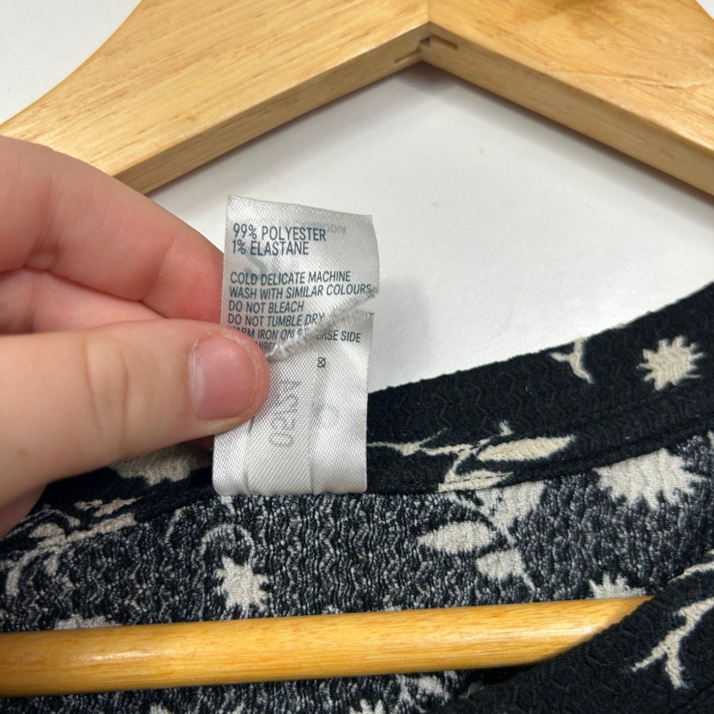 Anko Black White Short Sleeve Round Neck Floral Top Size 20