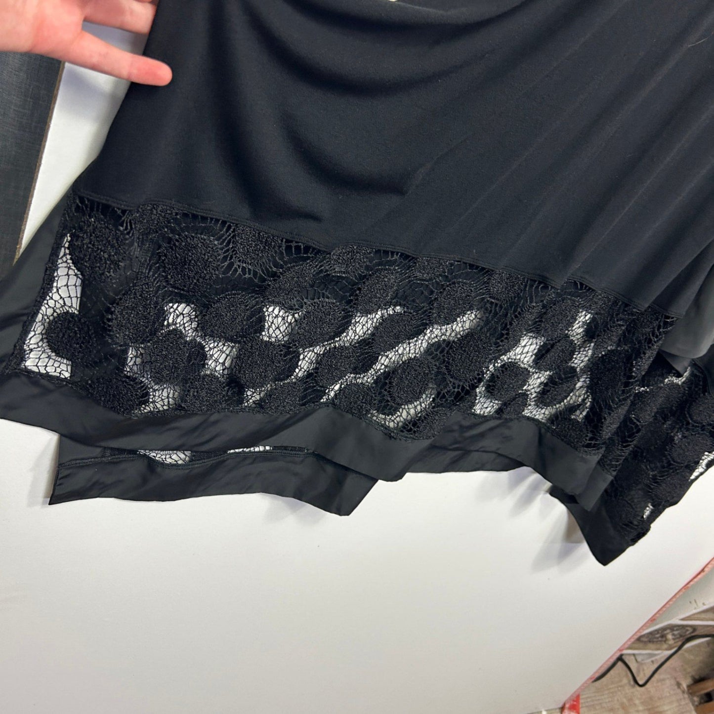 Taking Shape Black Tunic Top Size 18 Plus Medium Cowl Neck Sleeveless Lace Trim