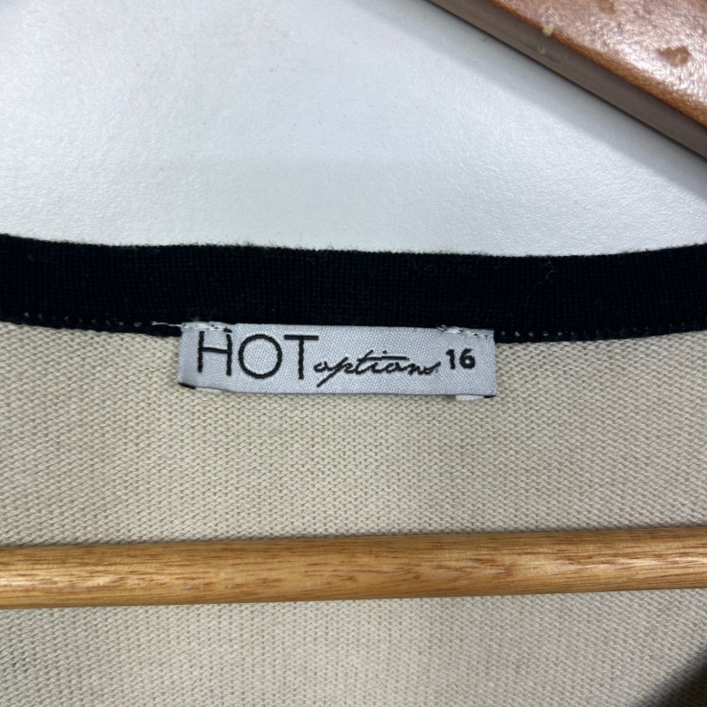 HOT Options Beige Black Crew Neck Cropped Cardigan Jumper Size 16 Giraffes