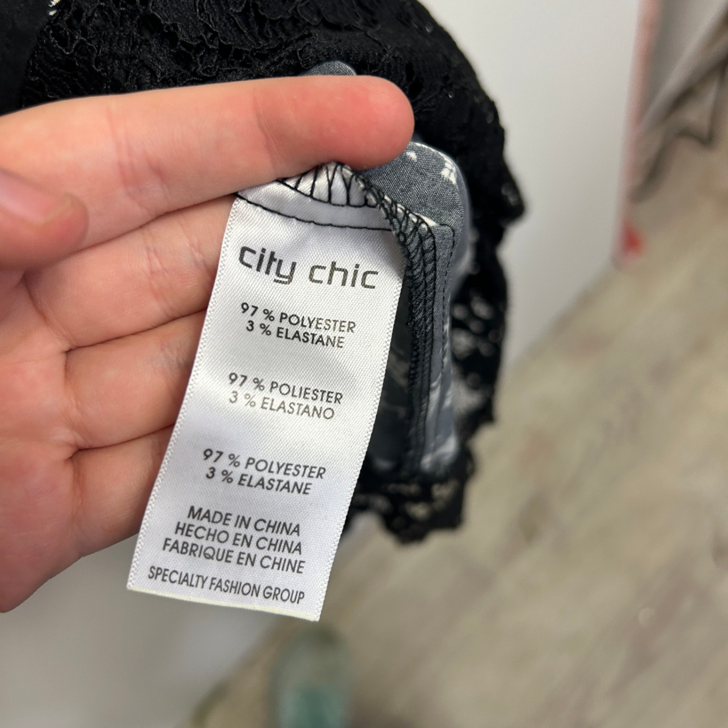 City Chic Black Short Sleeve Midi Lace Trim Size 18 Medium Plus Full Zip Up