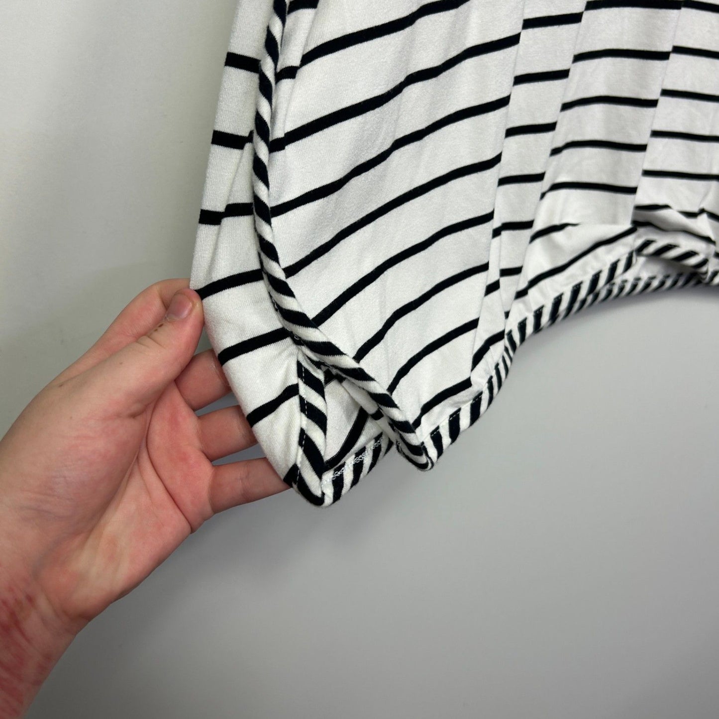 Autograph Womens Black White Striped Round Neck Casual Tshirt Top Size 14
