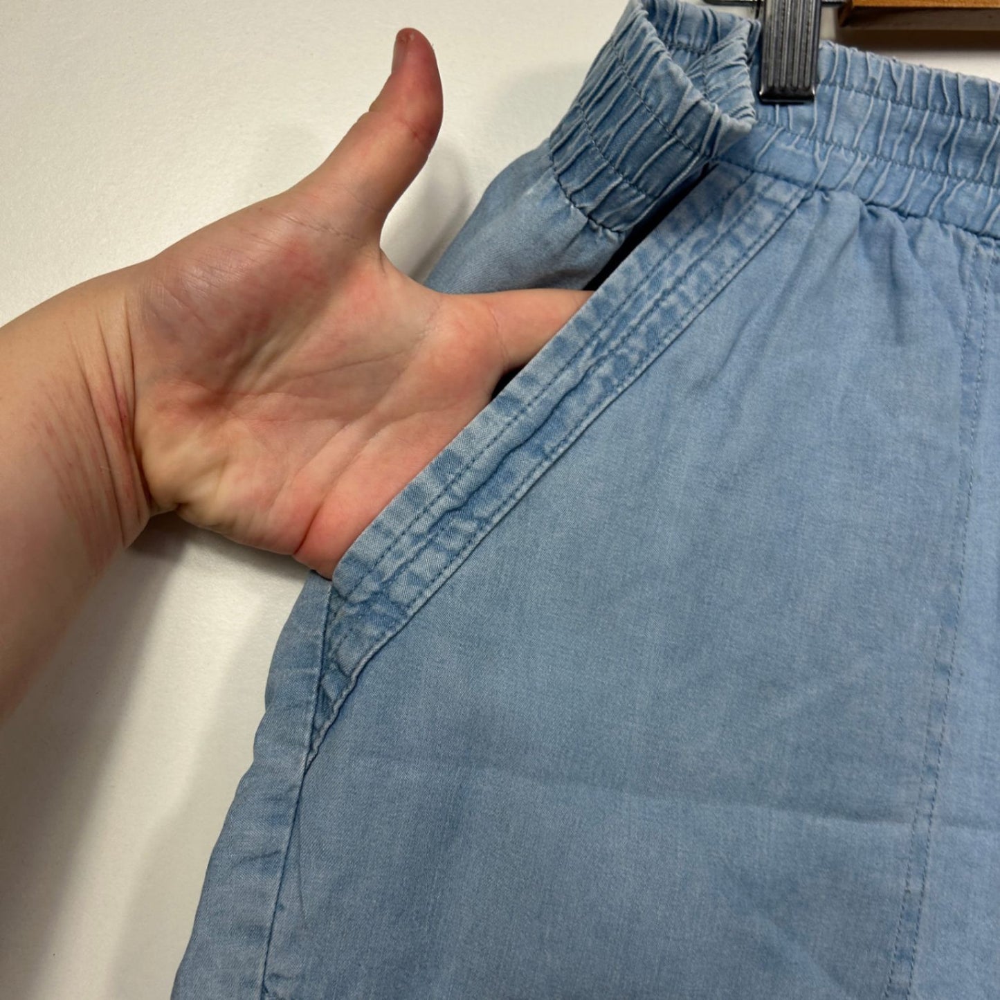Avella Blue Casual Pockets Chambray Shorts Size 18