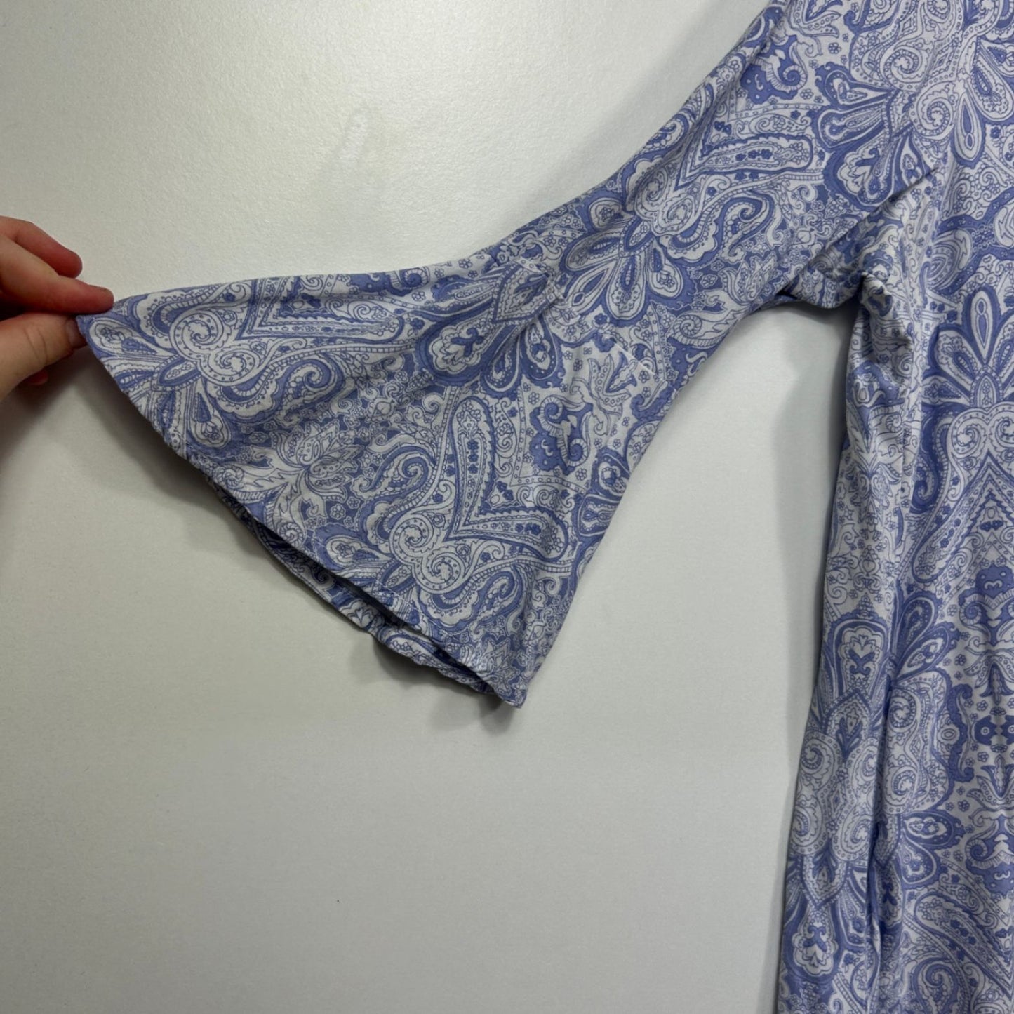 Rockmans Womens Blue Viscose 3/4 Bell Sleeve V-Neck Paisley Top Size 14