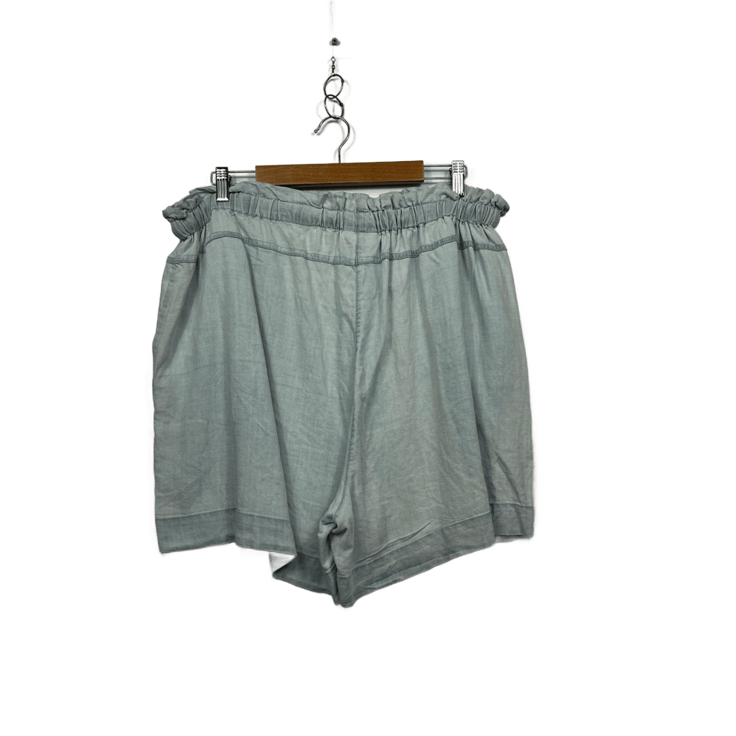 New Rockmans Chambray Lyocell Light Blue Casual Shorts Size 20