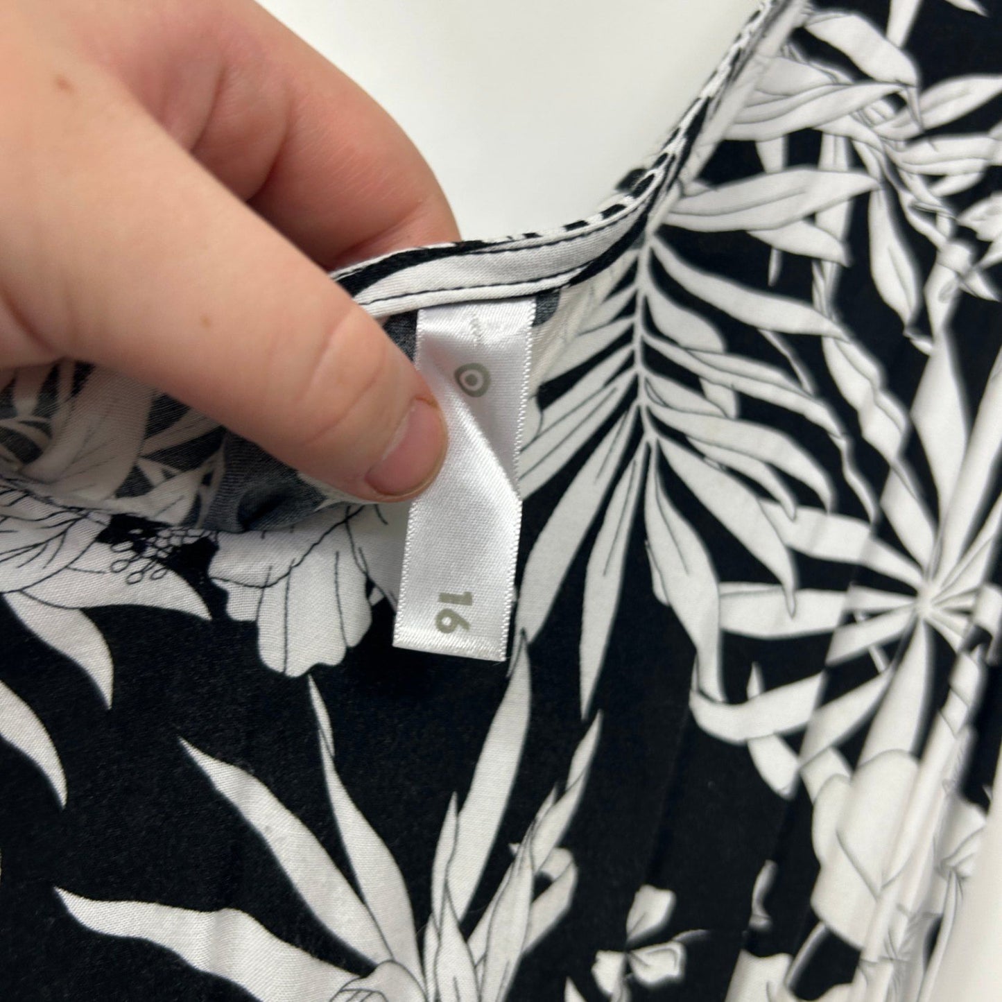Target Black White V Neck Sleeveless Floral Maxi Dress Size 16