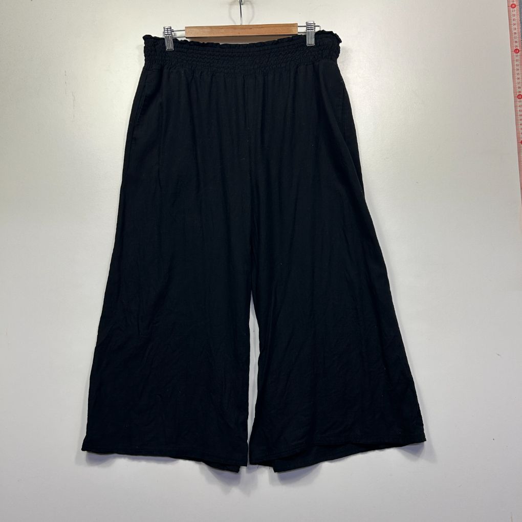 Black wide-leg pants front view