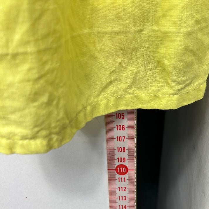Yellow top side view with measurement scale