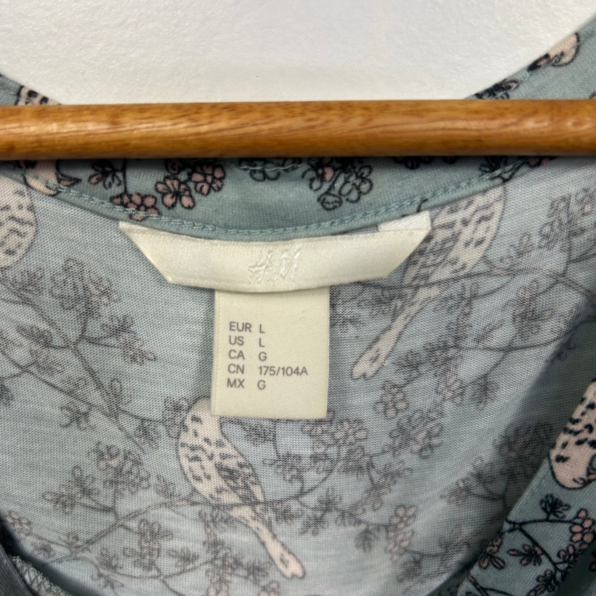 Blue floral top label view